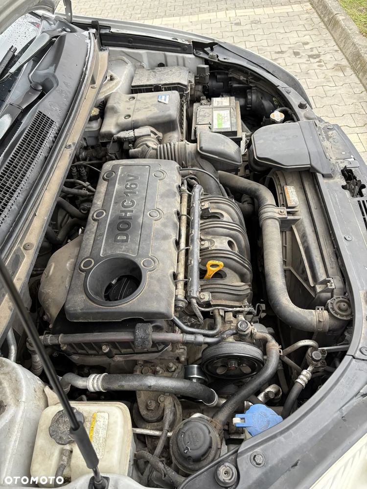 Kia Carens 2.0 EX - 22