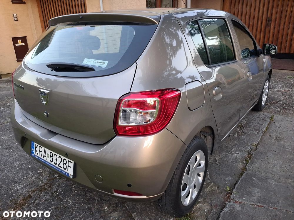 Dacia Sandero 1.2 16V Laureate EU6 - 4