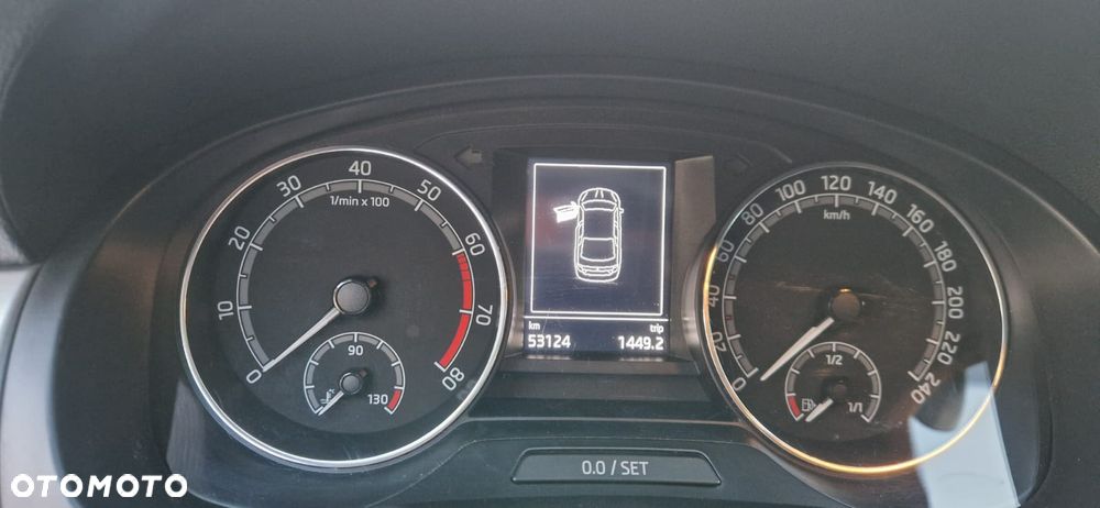 Skoda RAPID 1.0 TSI Active - 8