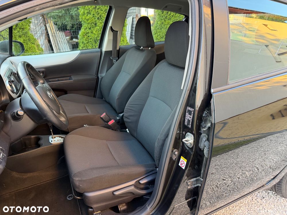 Toyota Yaris Hybrid 100 Life - 14