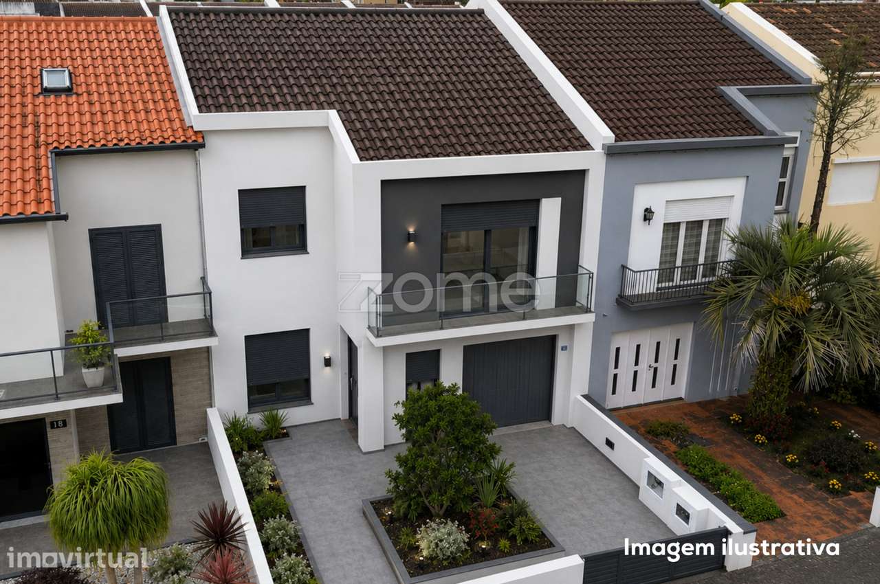 Moradia T4+1 com Garagem e Jardim em Ponta Delgada - Grande imagem: 3/40