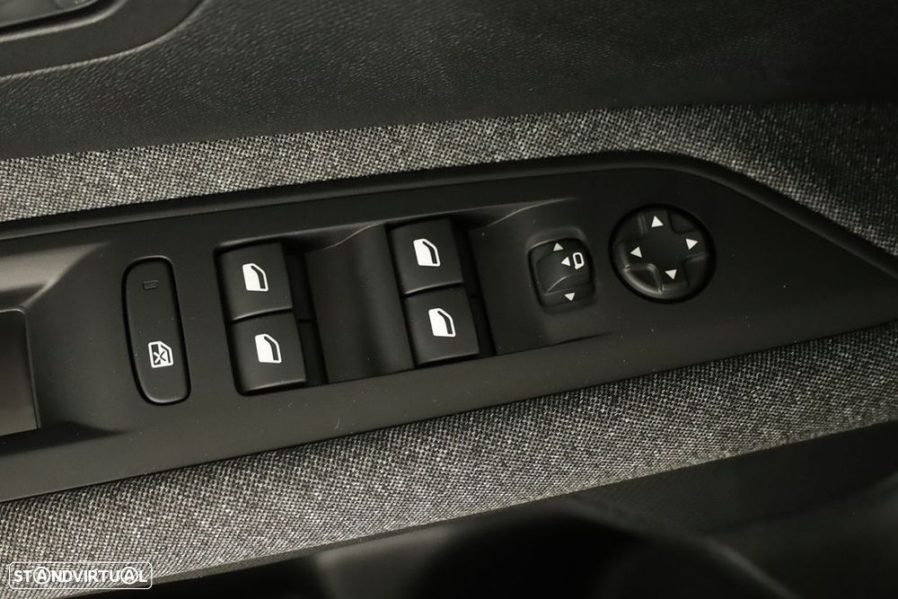 Peugeot 3008 1.6 Hybrid Allure e-EAT8 - 22