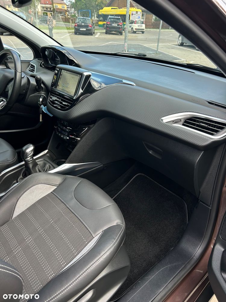 Peugeot 2008 1.2 VTi Allure - 19