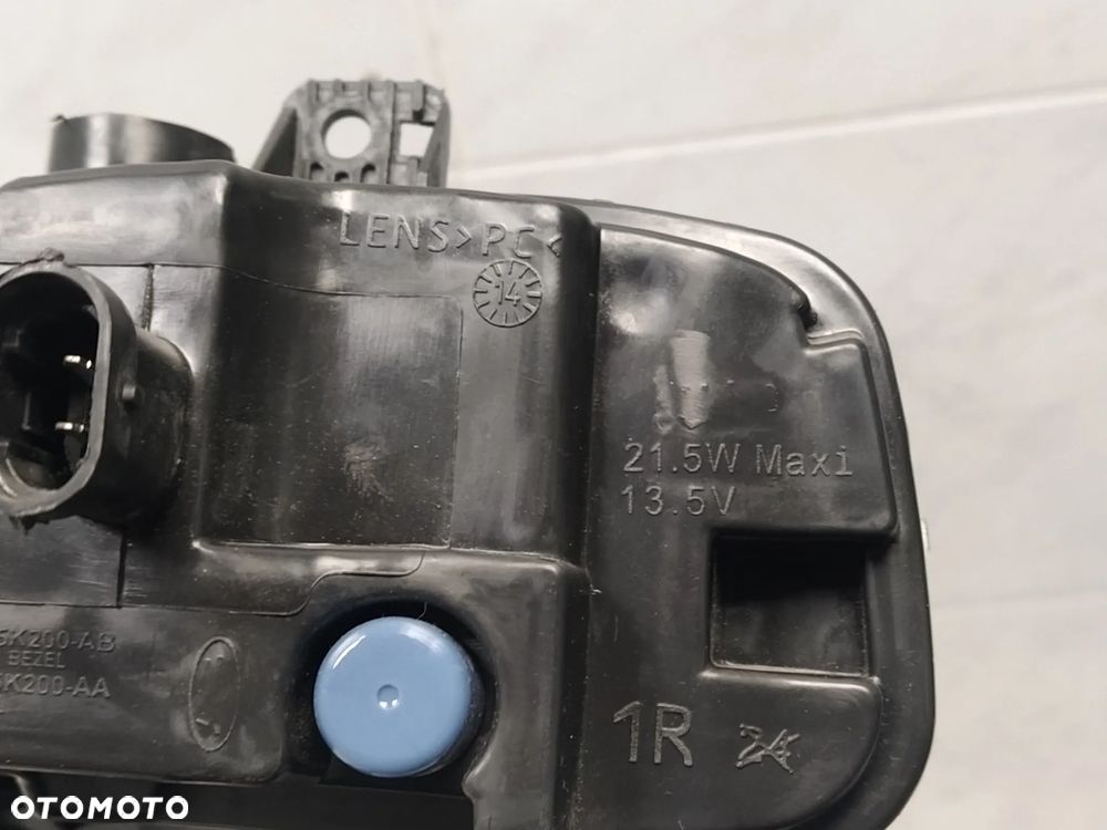 RANGE ROVER EVOQUE L538 HALOGEN PRZECIWMGIELNY LEWY PRAWY CZARNY ŚRODEK - 17