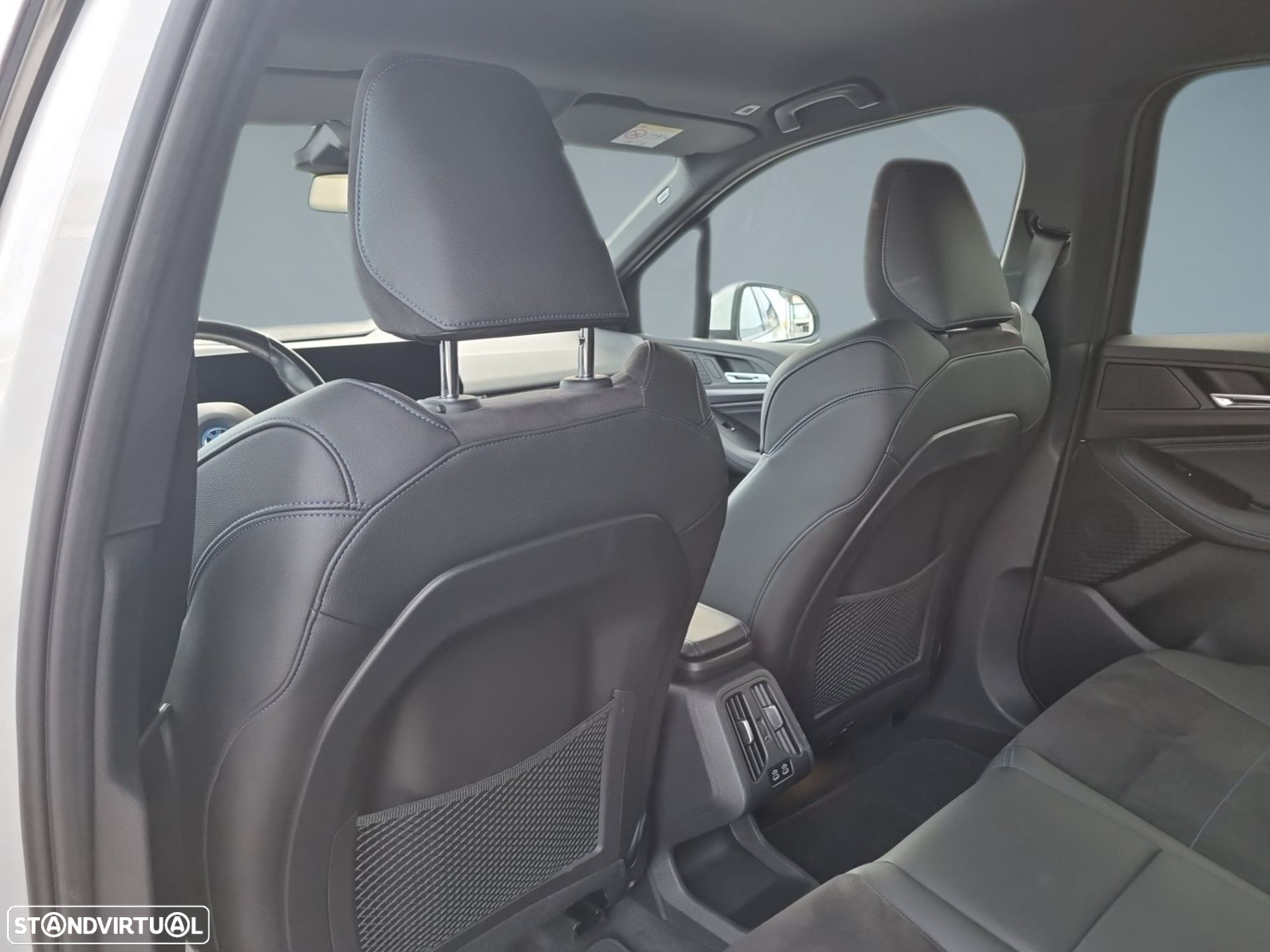 BMW 225xe Active Tourer e xDrive Pack Desportivo M - 37
