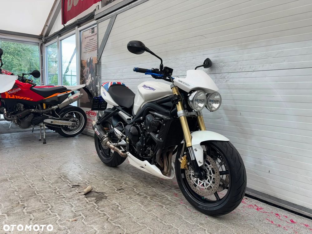 Triumph Street Triple - 13