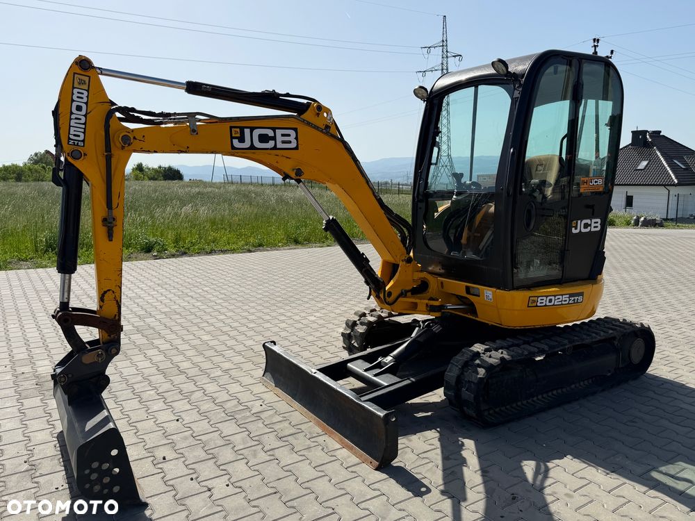 JCB 8025 - 8