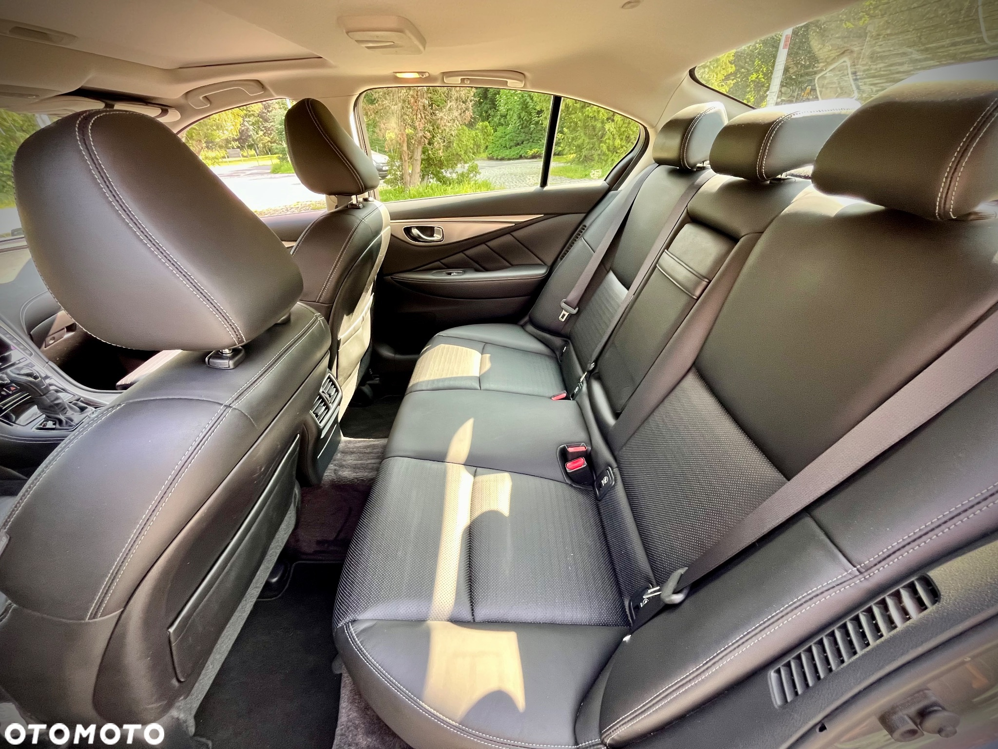 Infiniti Q50 Hybrid AWD Premium - 19