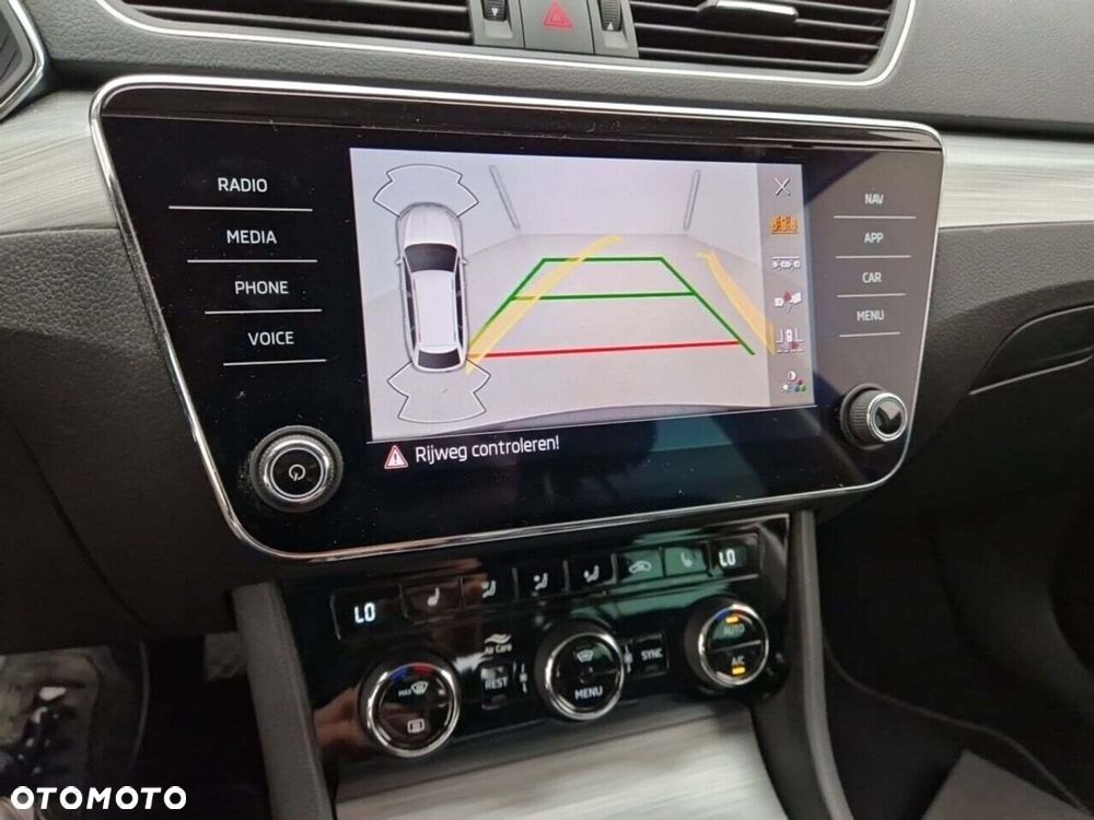 Skoda Superb 1.5 TSI ACT DSG Active - 5