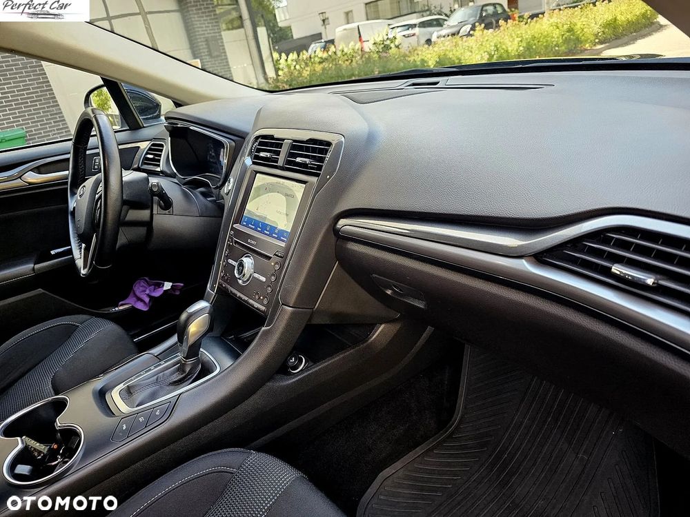 Ford Mondeo 2.0 Hybrid Titanium - 9