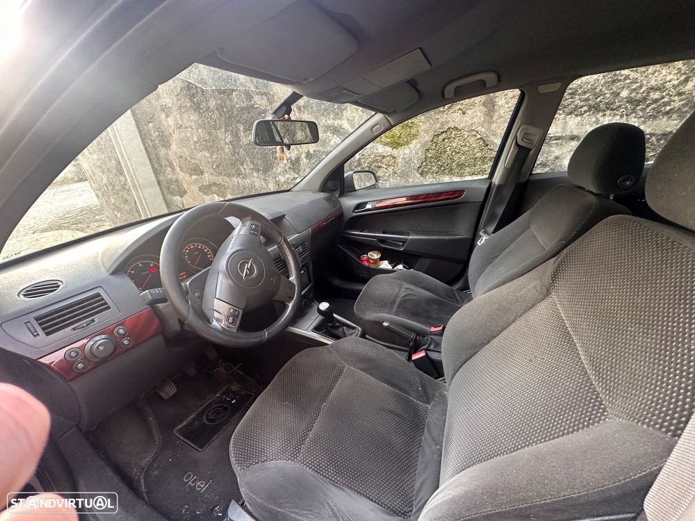 Opel Astra Caravan - 7