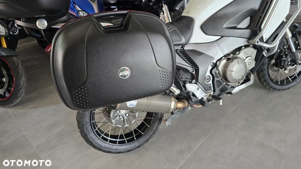 Honda VFR - 27