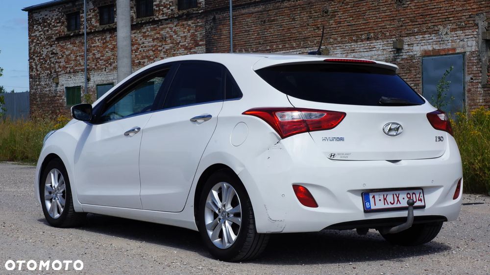Hyundai i30 blue 1.6 GDI YES Gold - 6