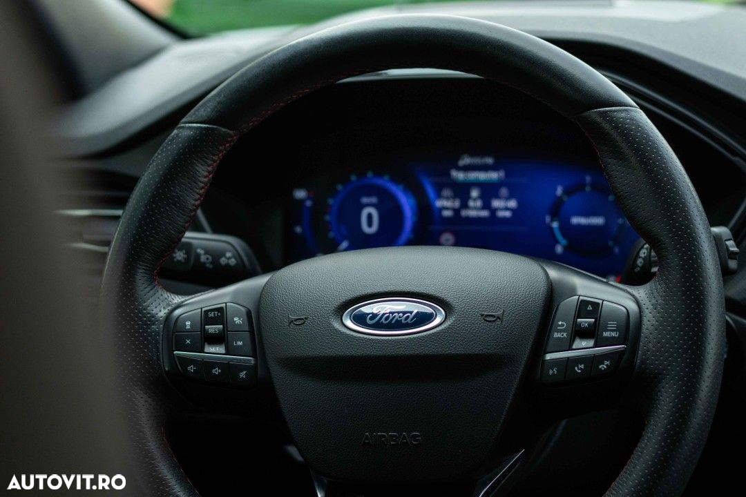 Ford Kuga - 34