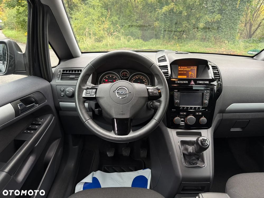 Opel Zafira 1.8 Navi - 26