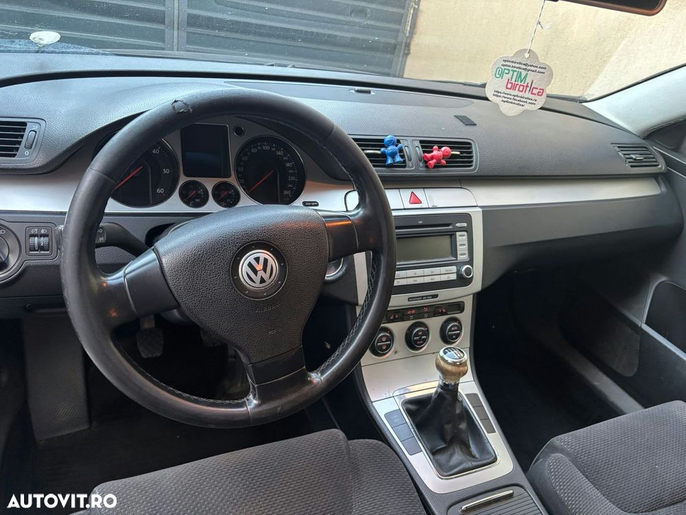 Volkswagen Passat 2.0TDI Comfortline DPF 4Motion - 6