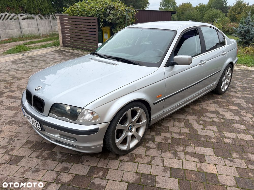 BMW Seria 3 328i - 3