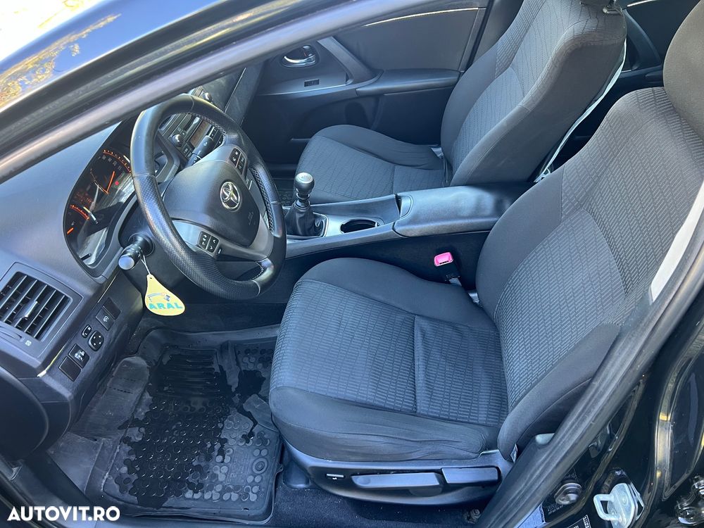 Toyota Avensis 2.0 D-4D - 5