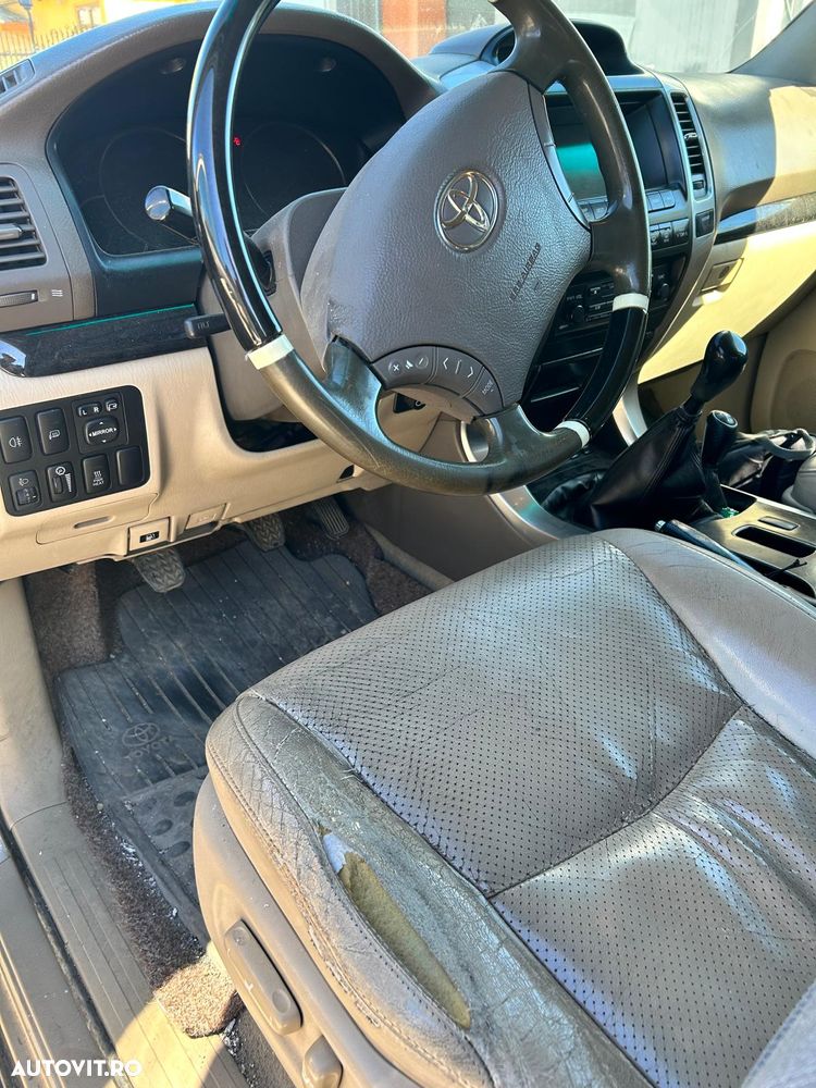 Toyota Land Cruiser - 5