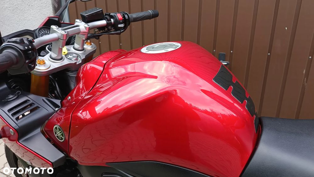 Yamaha FZ - 24