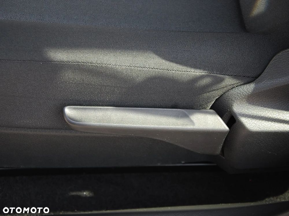 Skoda RAPID 1.0 TSI Active - 22