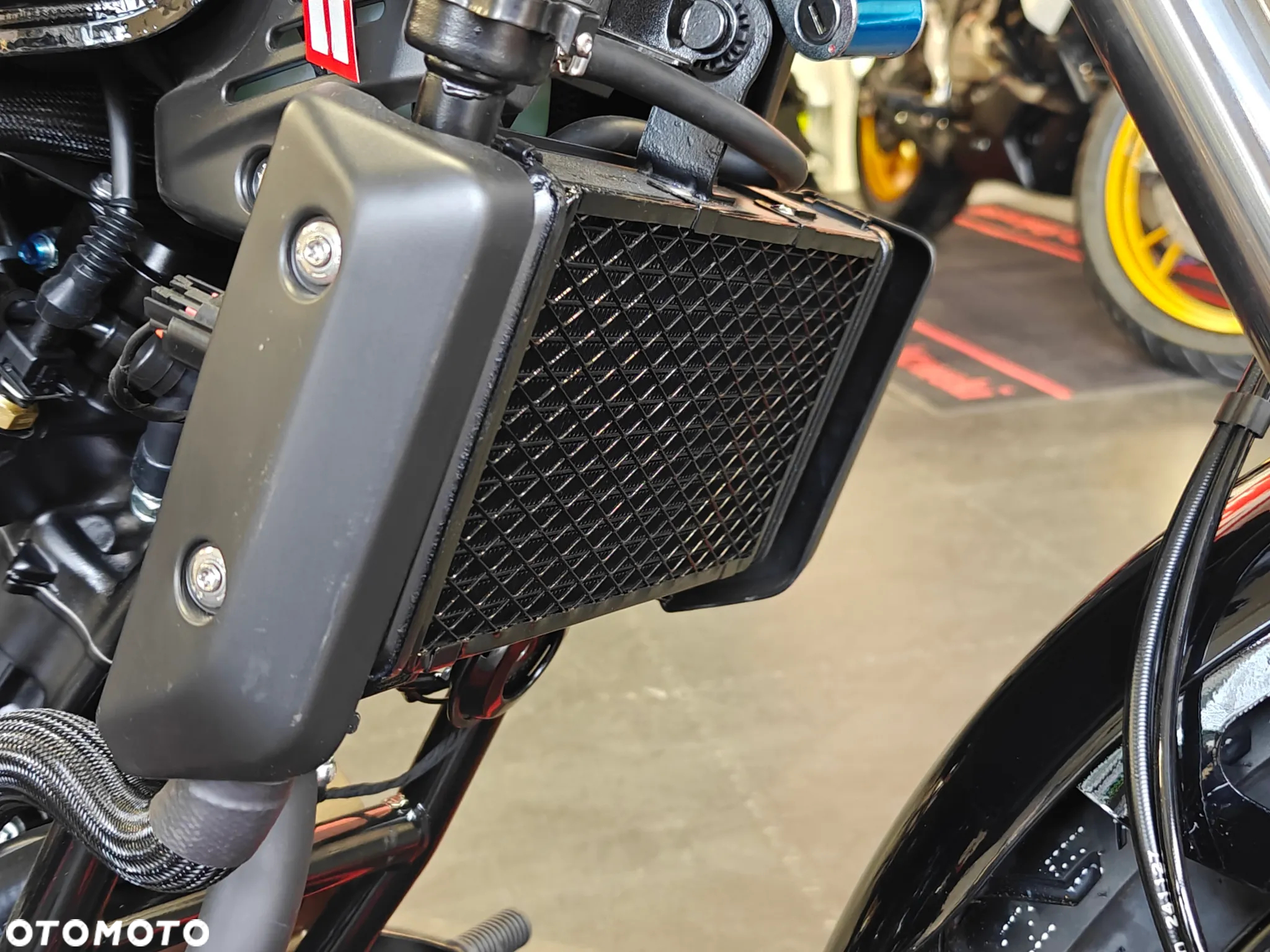 QJMOTOR SRV 125 - 8