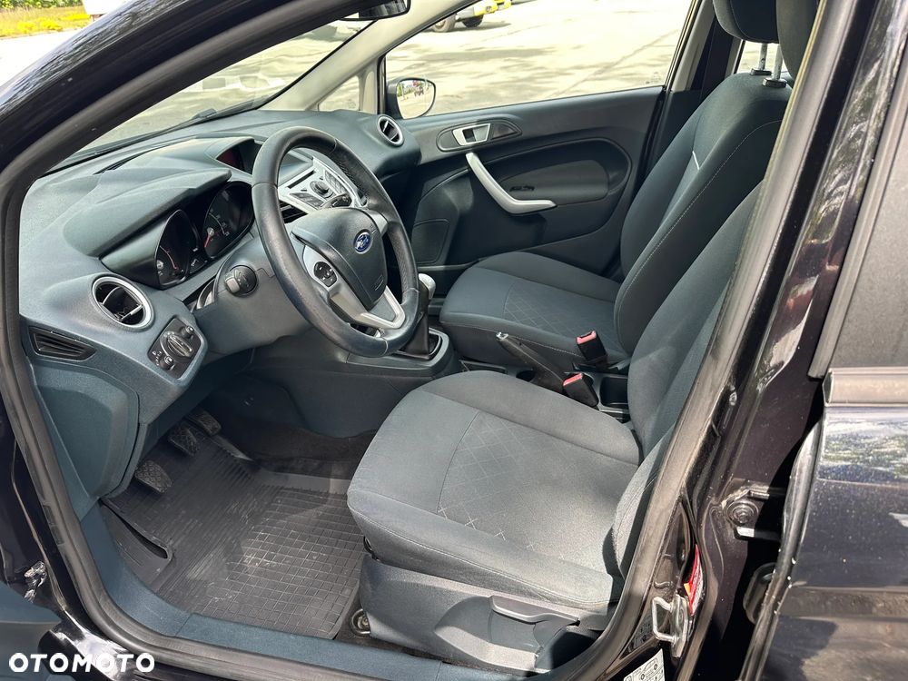 Ford Fiesta - 10