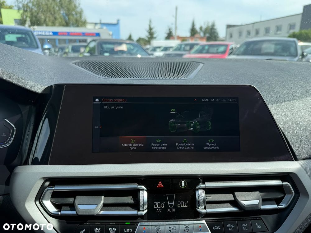 BMW Seria 3 318i - 18