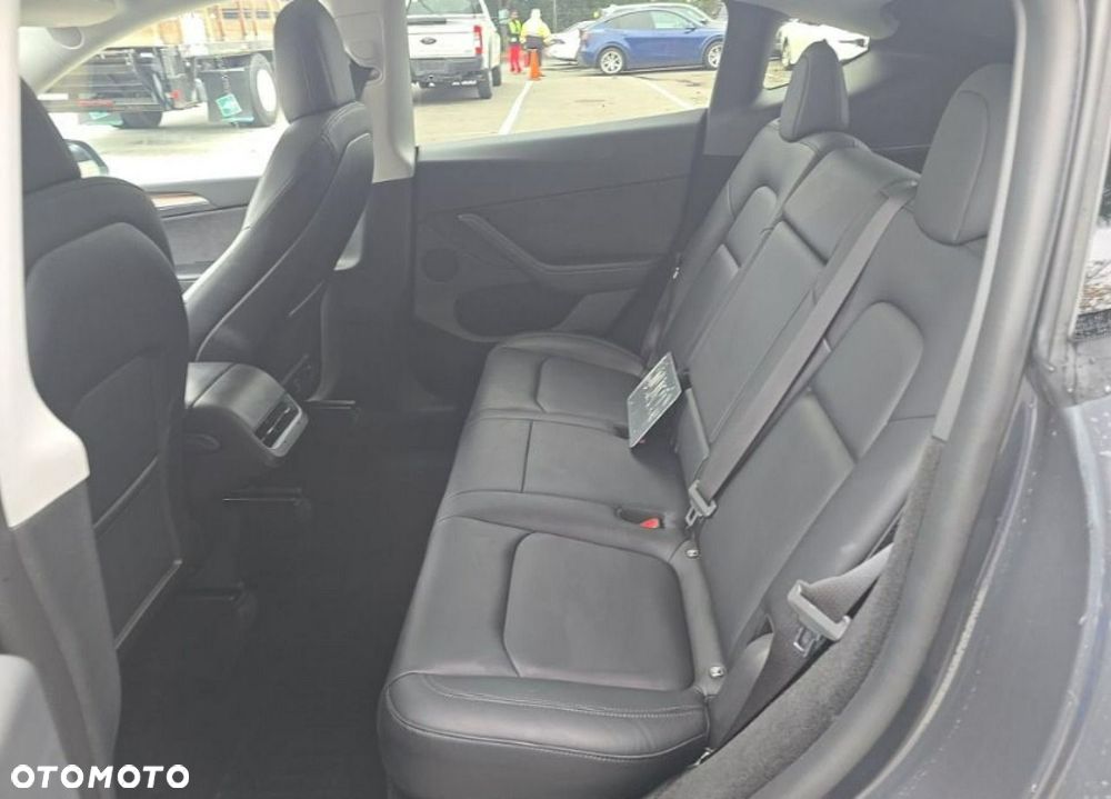 Tesla Model Y Long Range Dual Motor AWD - 10