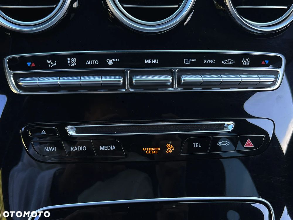 Mercedes-Benz Klasa C 450 AMG 4Matic T 7G-TRONIC - 30
