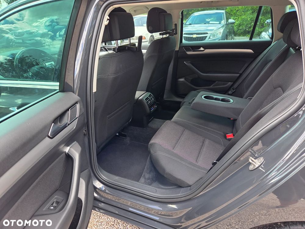 Volkswagen Passat 2.0 TDI BMT Comfortline - 24