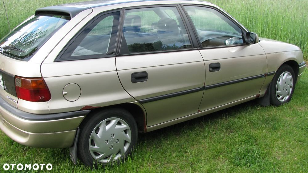Opel Astra 1.7 TD - 7