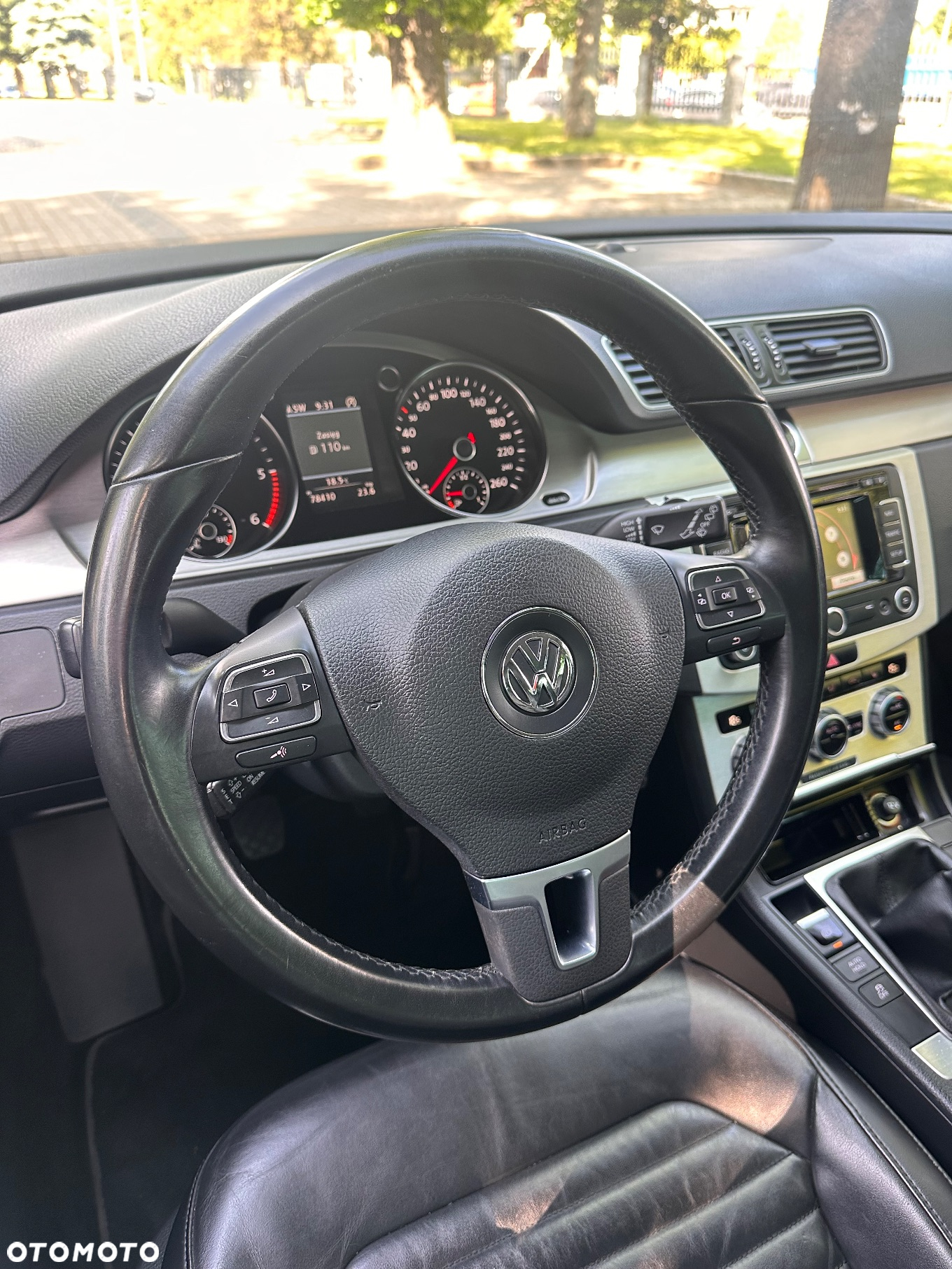 Volkswagen Passat Variant 2.0 TDI BlueMotion Technology R-Line - 13