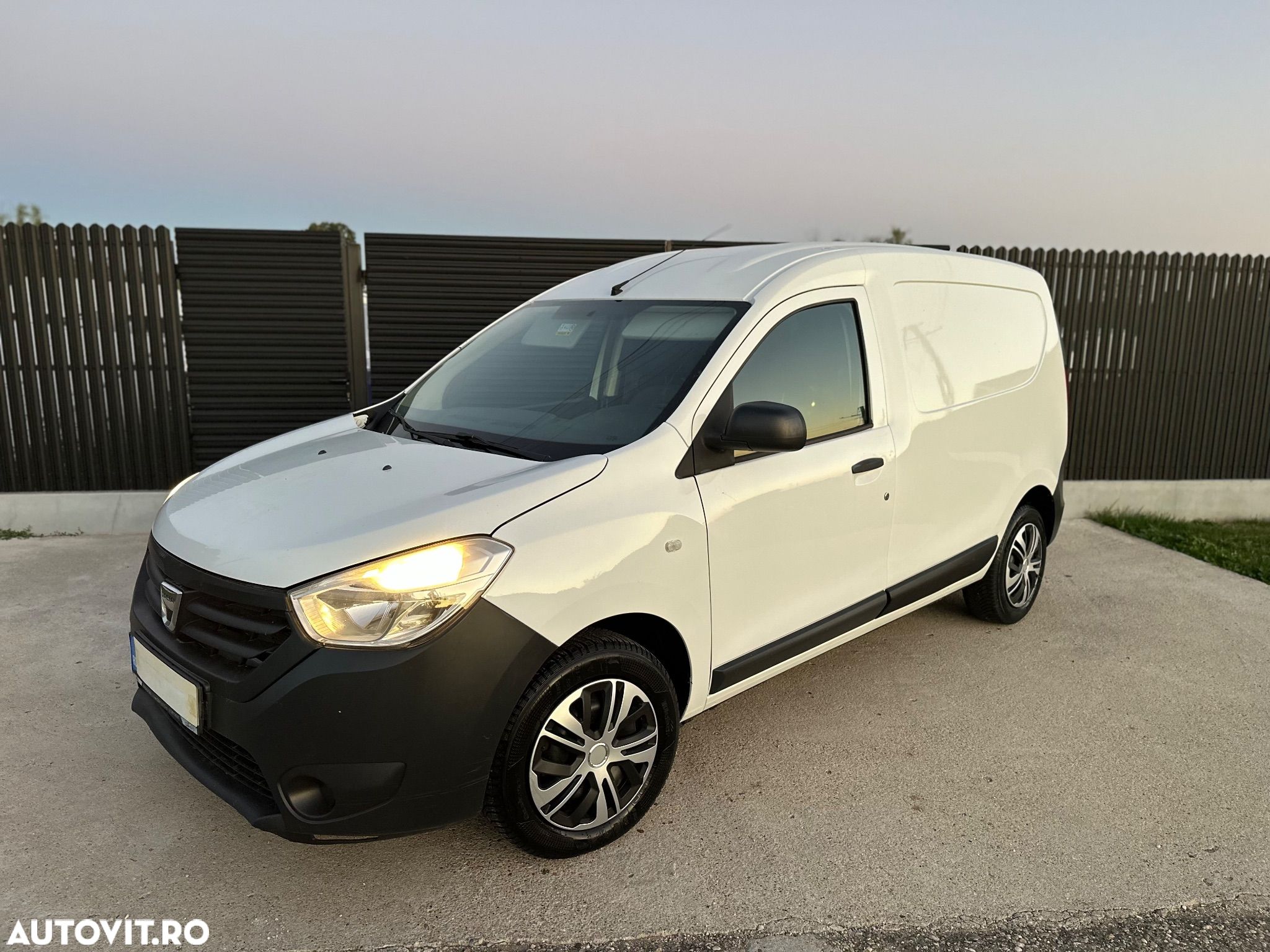 Dacia Dokker - 1
