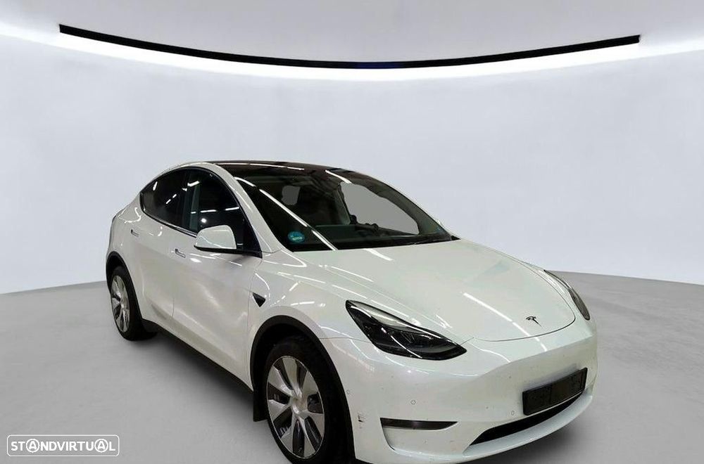 Tesla Model Y Long Range Dual Motor AWD - 4