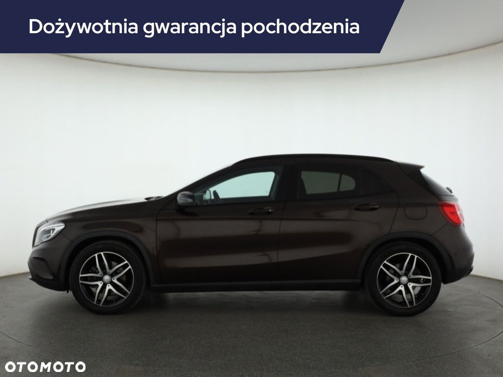 Mercedes-Benz GLA - 4