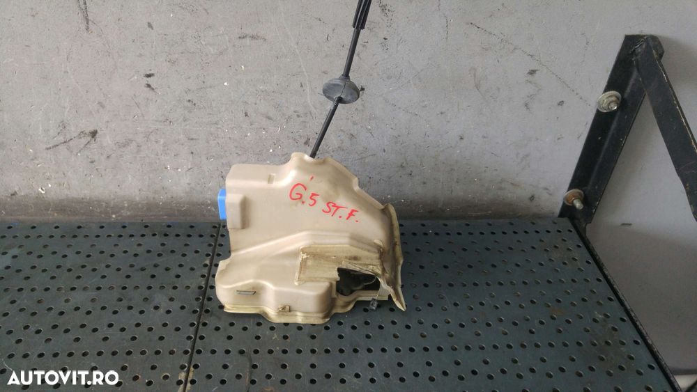 Broasca usa stanga fata vw golf 5 1k1 - 1