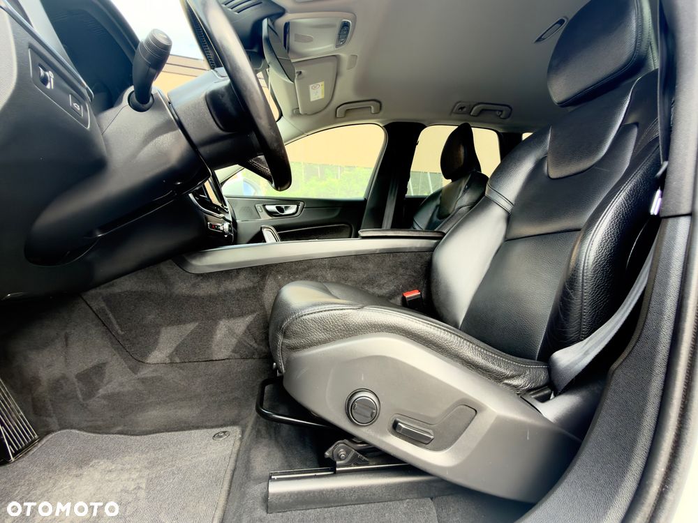Volvo XC 60 B4 B Geartronic Momentum Pro - 18