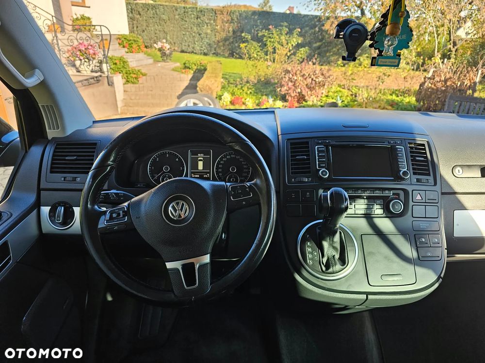 Volkswagen Multivan - 11