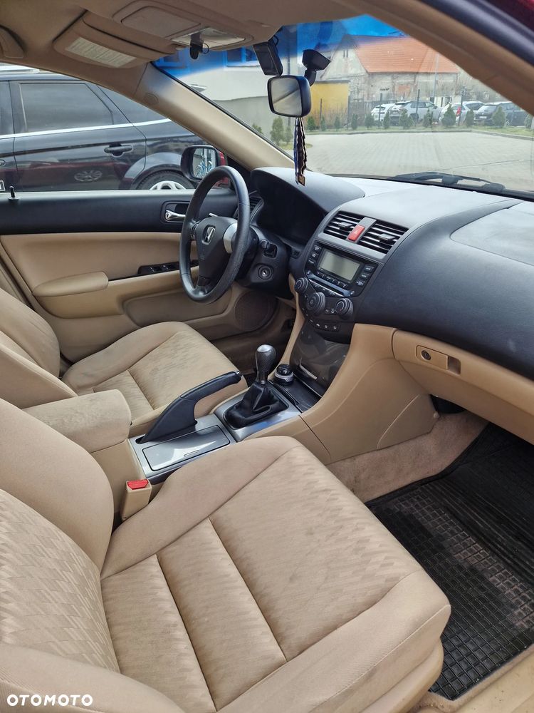 Honda Accord 2.0 Comfort - 13