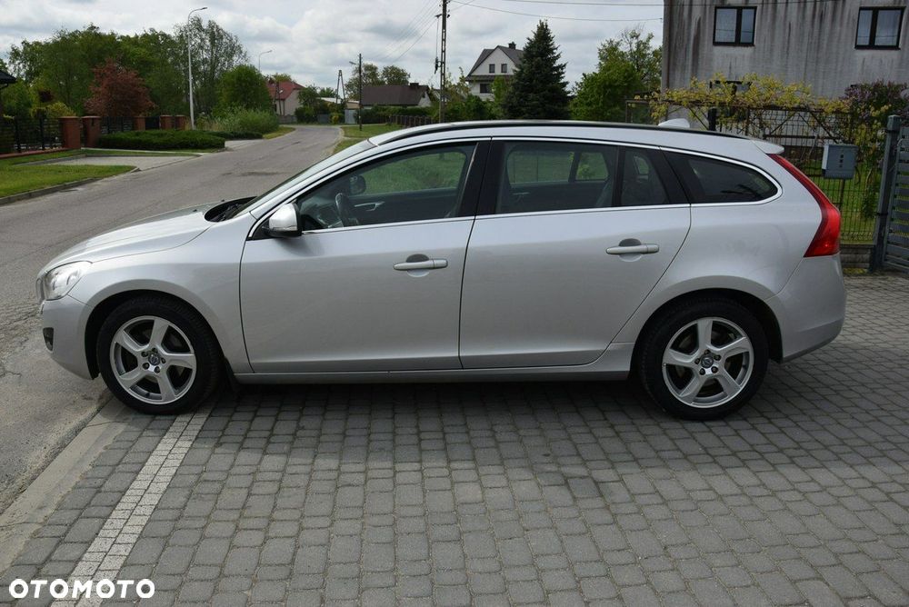 Volvo V60 D4 Momentum - 19
