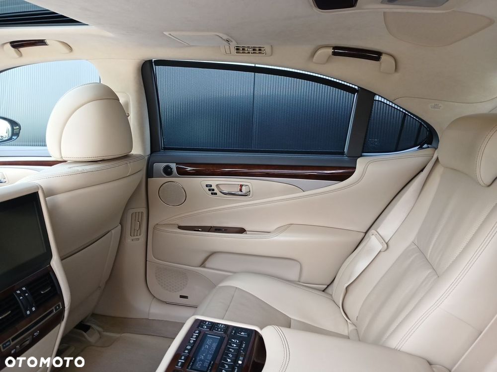 Lexus LS - 30