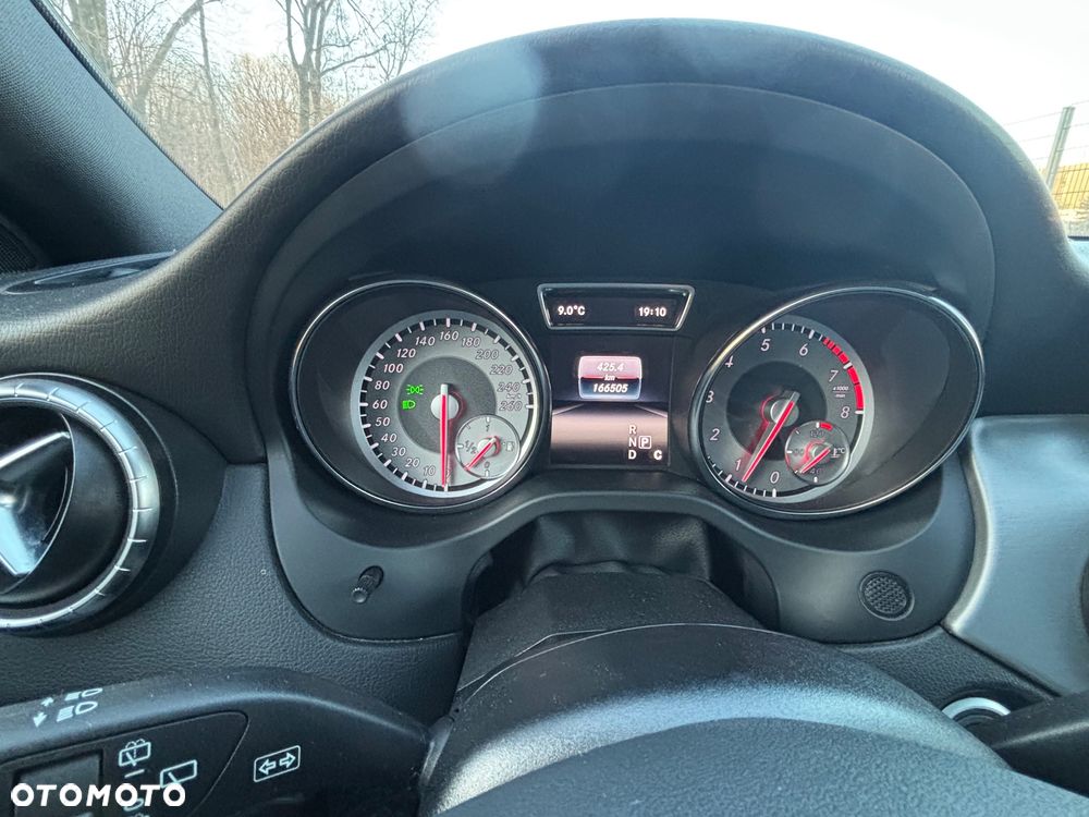 Mercedes-Benz CLA 250 4-Matic AMG Line - 25