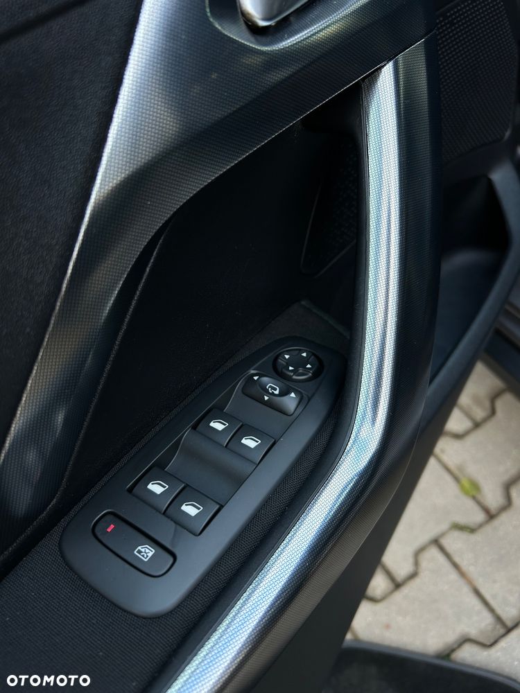 Peugeot 2008 1.2 Pure Tech Allure S&S - 30
