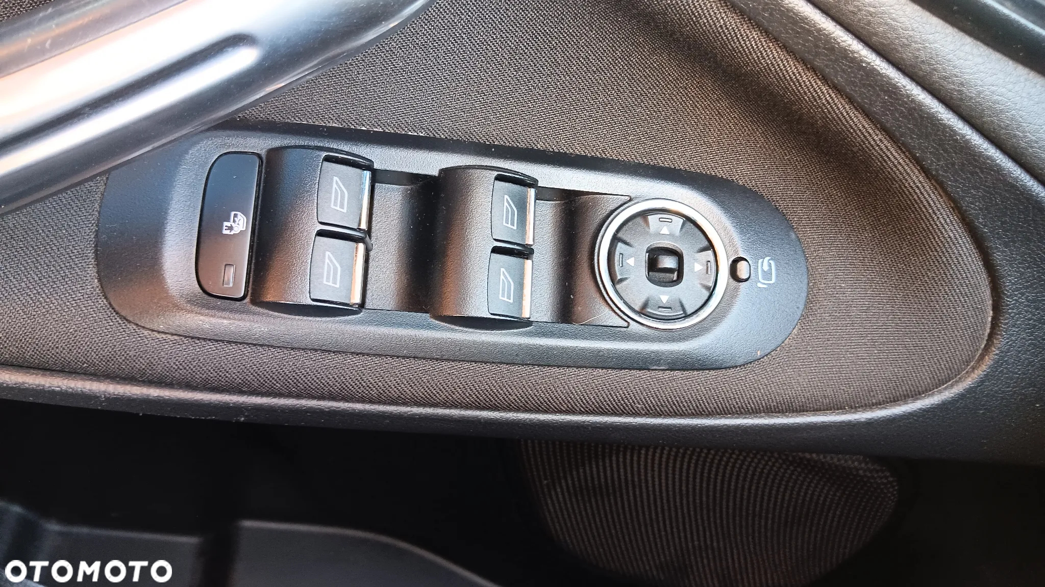 Ford S-Max 2.0 TDCi Titanium - 35