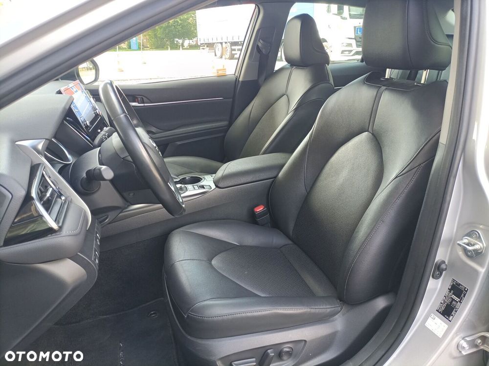 Toyota Camry 2.5 Hybrid Comfort CVT - 11