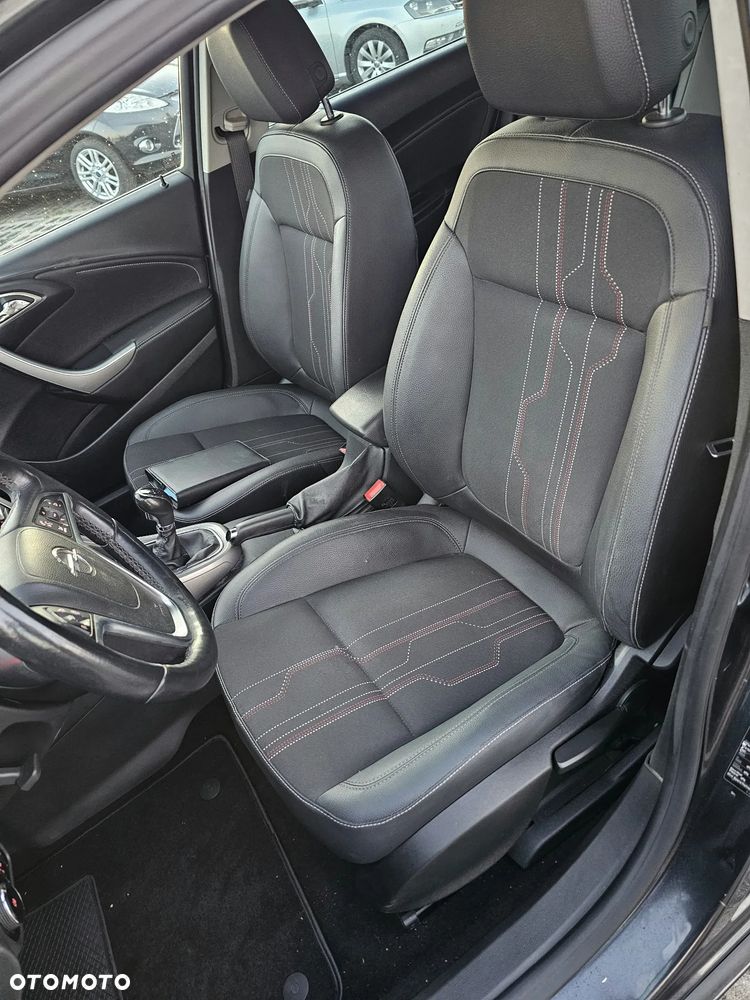 Opel Astra 1.4 Turbo 150 Jahre - 15