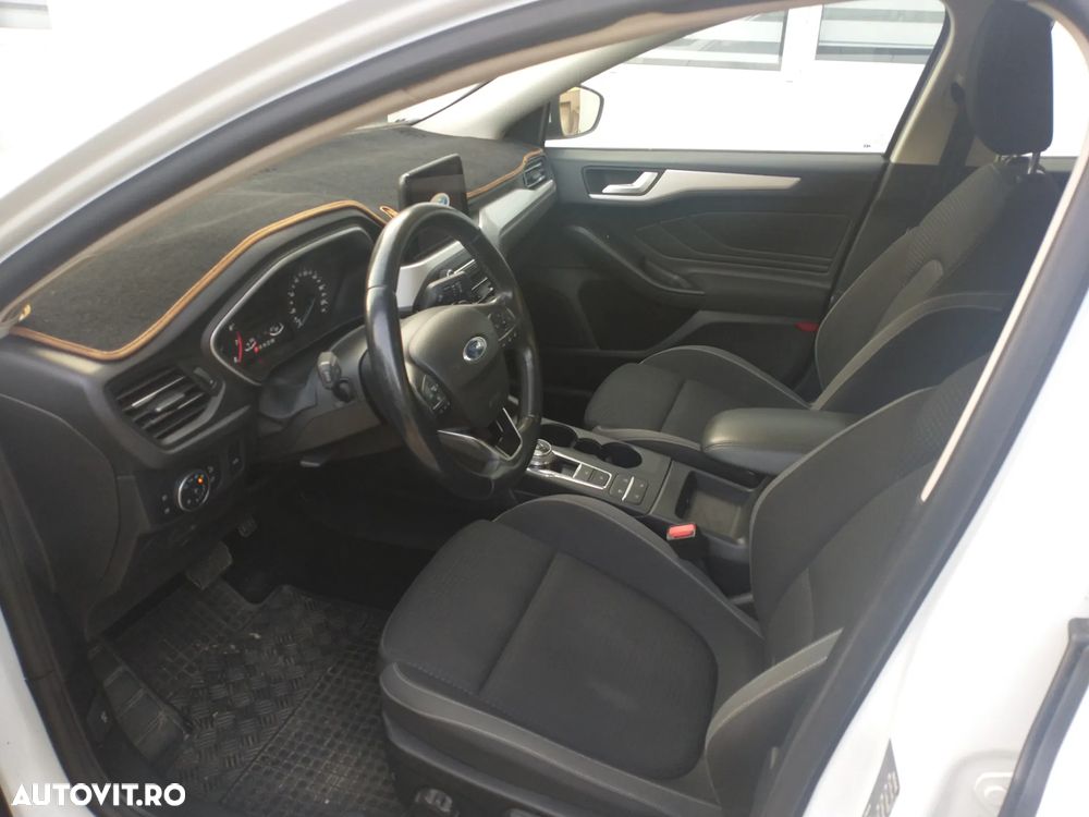 Ford Focus 1.0 EcoBoost Trend - 6