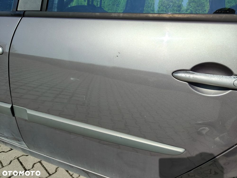 Renault Scenic 2.0T Luxe Expression - 6