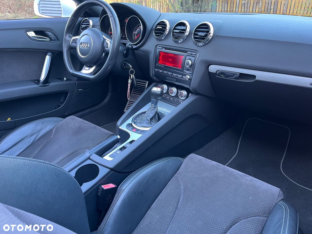 Audi TT Roadster 2.0 TFSI S tronic quattro - 32